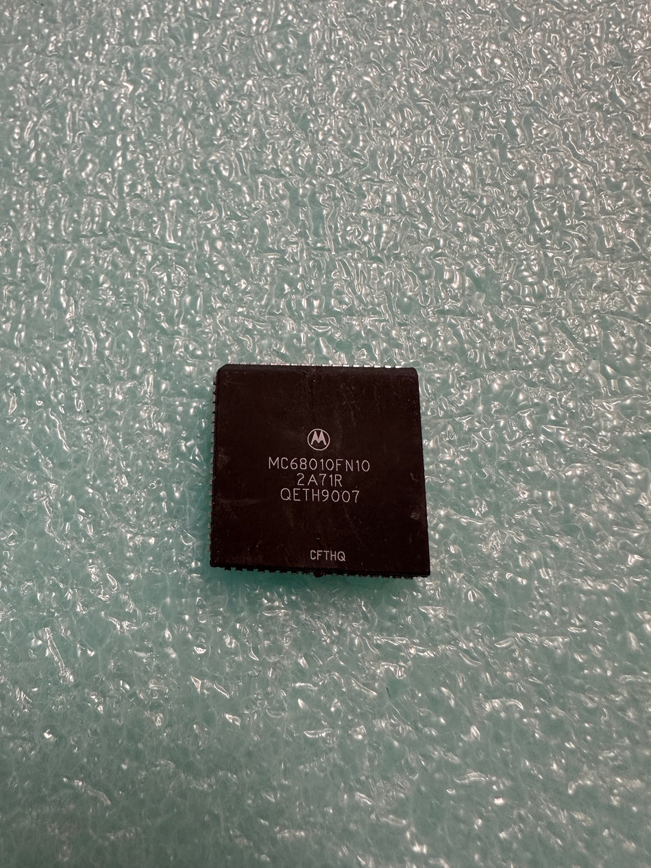 MC68010FN10 MOTOROLA USED IC