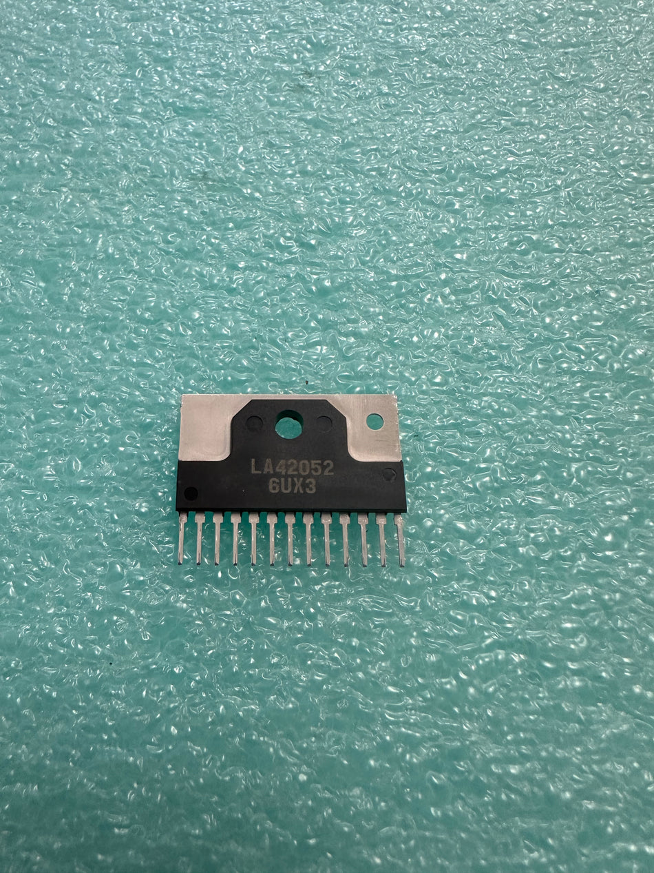 LA42052 SANYO NEW IC