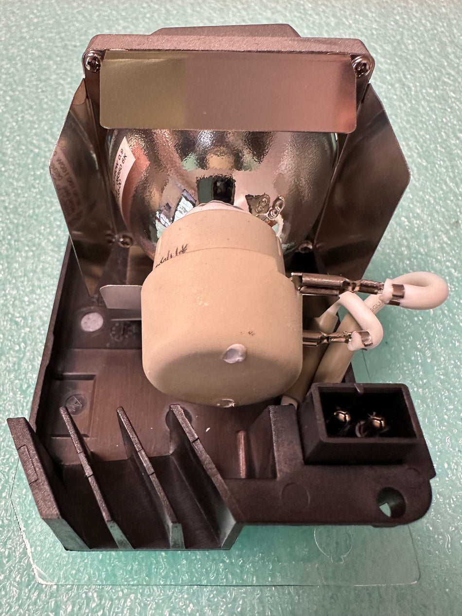 SP-LAMP-039 ORIGINAL BULB WITH HOUSING FOR INFOCUS PROJECTOR