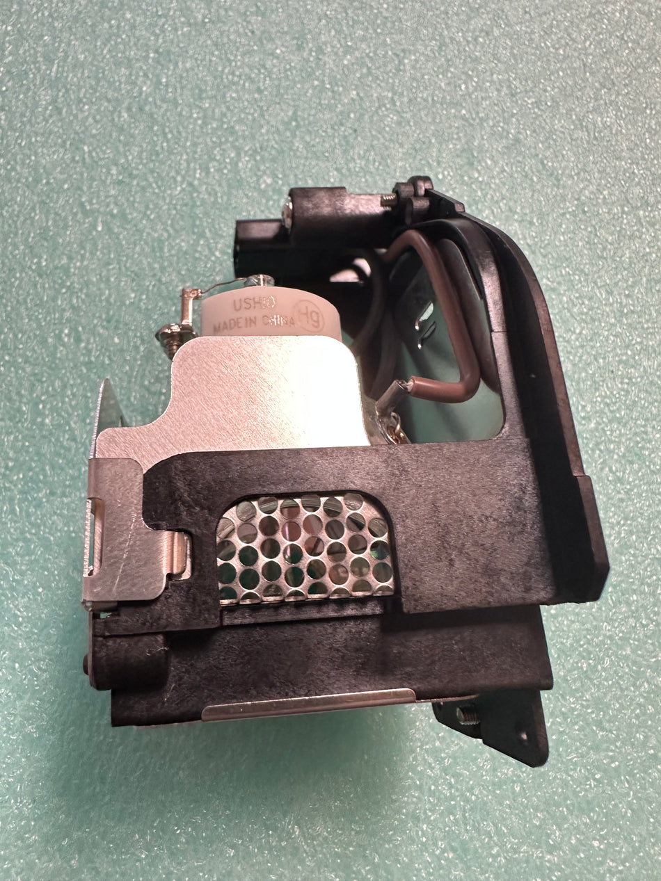 PLC-XU101 PROJECTOR LAMP WITH HOUSING