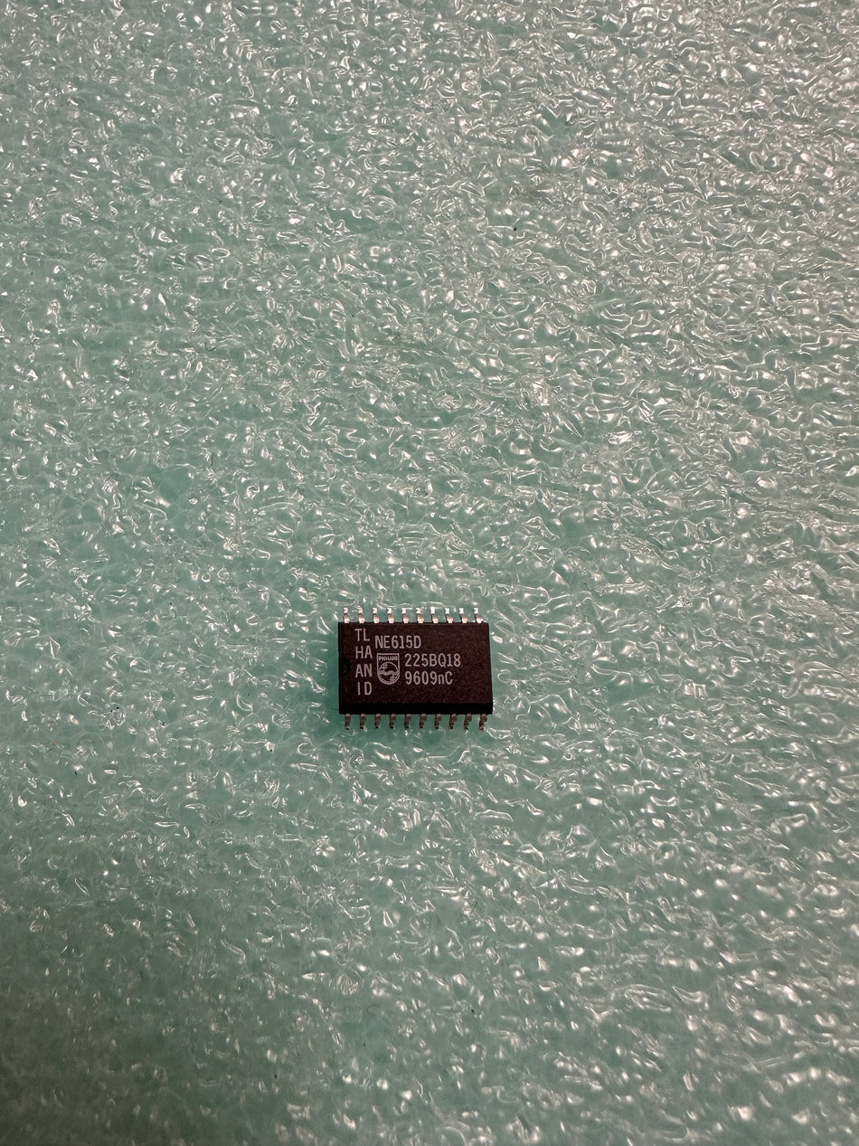 NE615D  PHILIPS SURFACE MOUNT IC