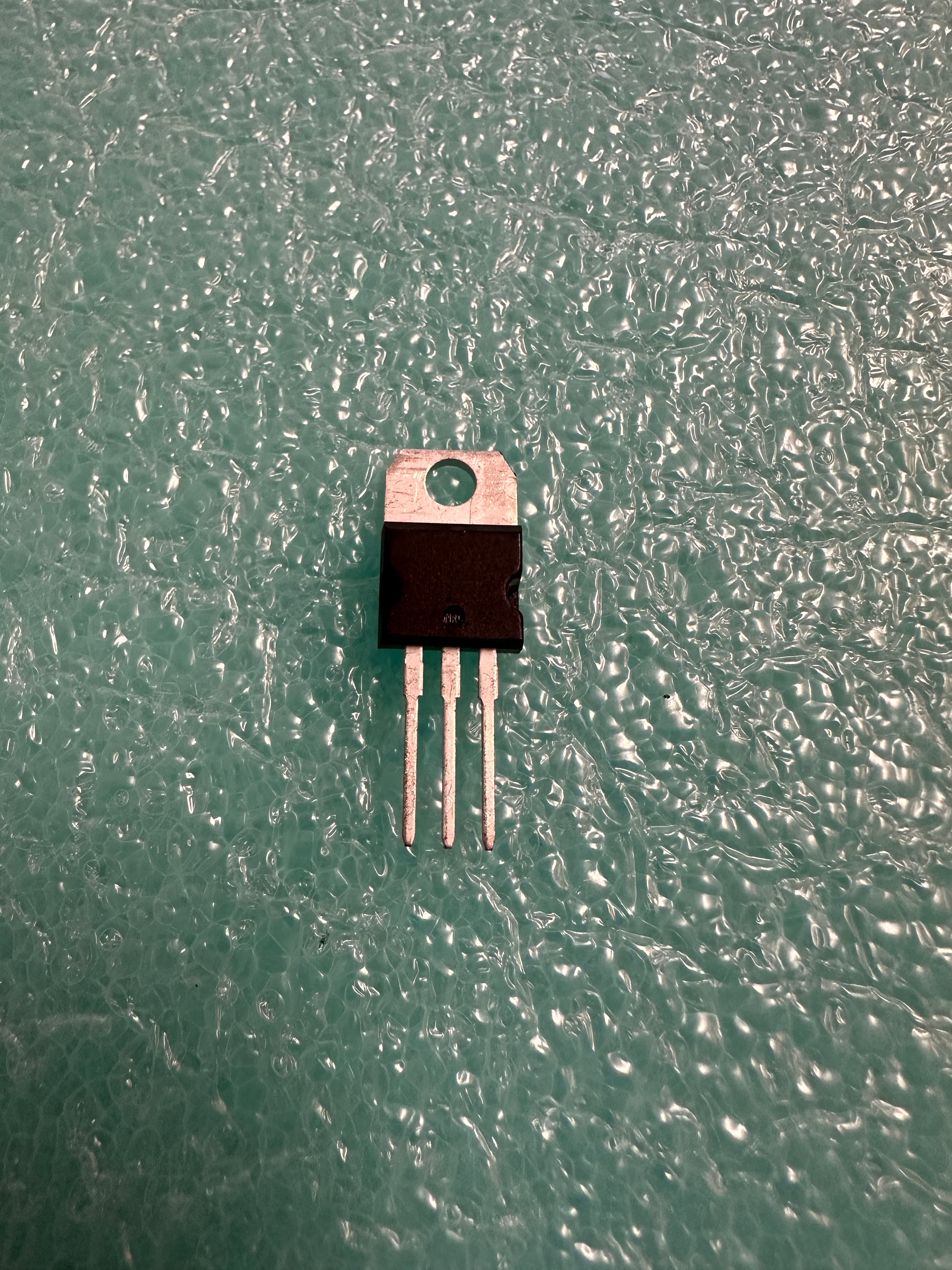 TIP102, TO-220 TRANSISTOR – Rich Tech TV Parts